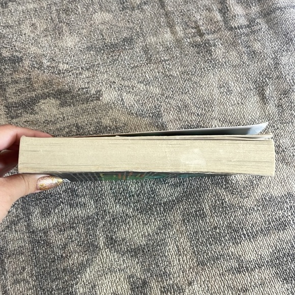 All the Missing Girls by Megan Miranda - Picture 4 of 6